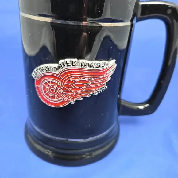 Detroit Red Wings NHL Hockey Black Ceramic Beer Mug Stein with pewter logo - Picture 2 of 4